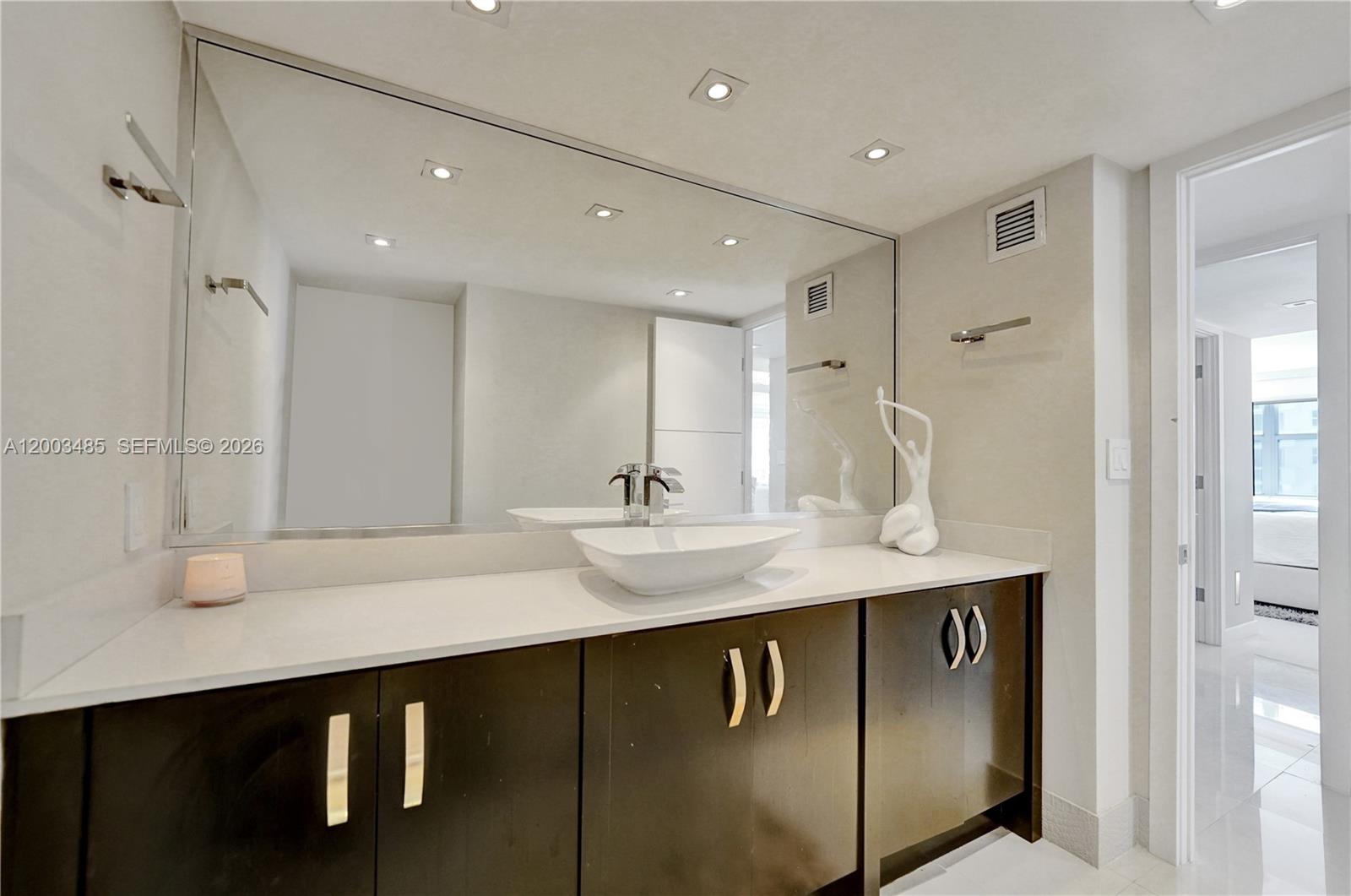AQUARIUS CONDO - Residential