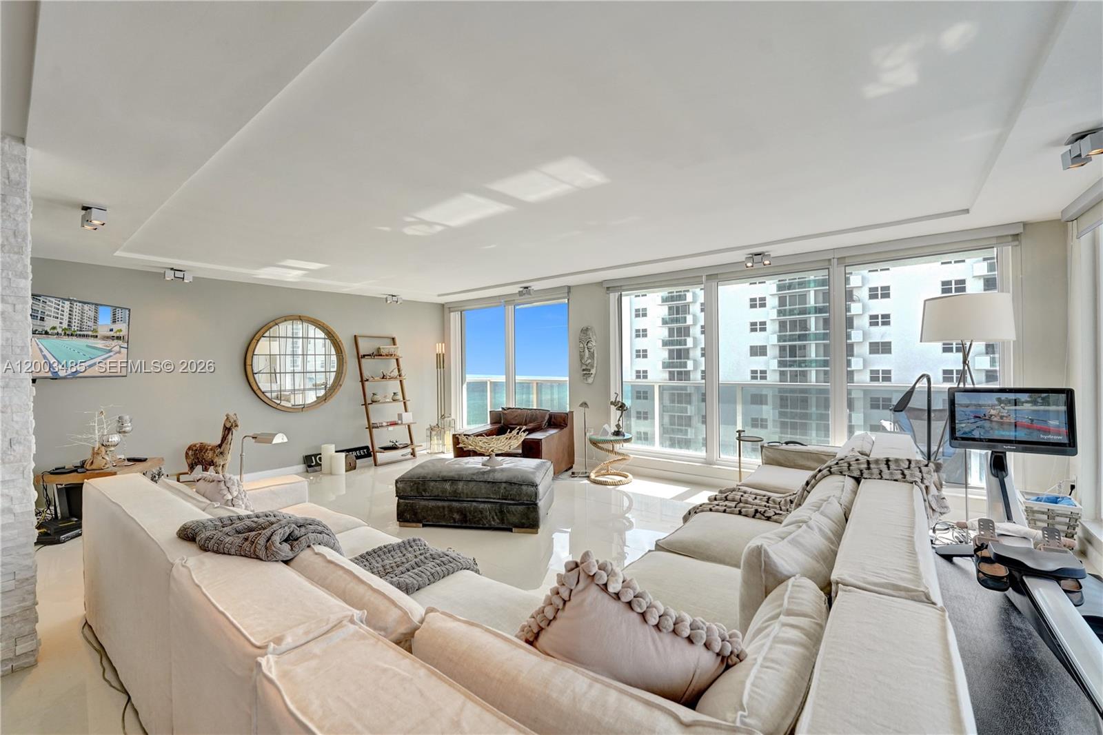 AQUARIUS CONDO - Residential