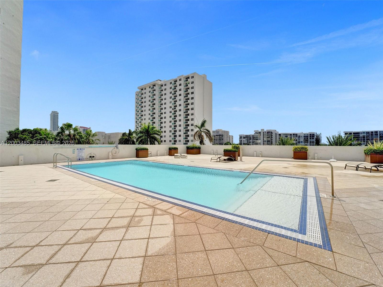 AQUARIUS CONDO - Residential