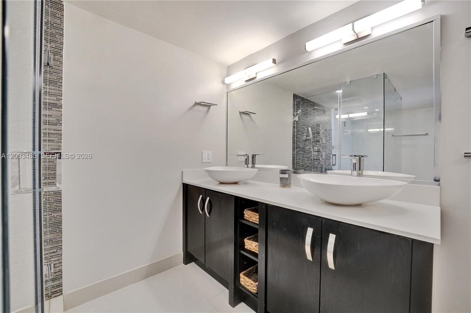 AQUARIUS CONDO - Residential