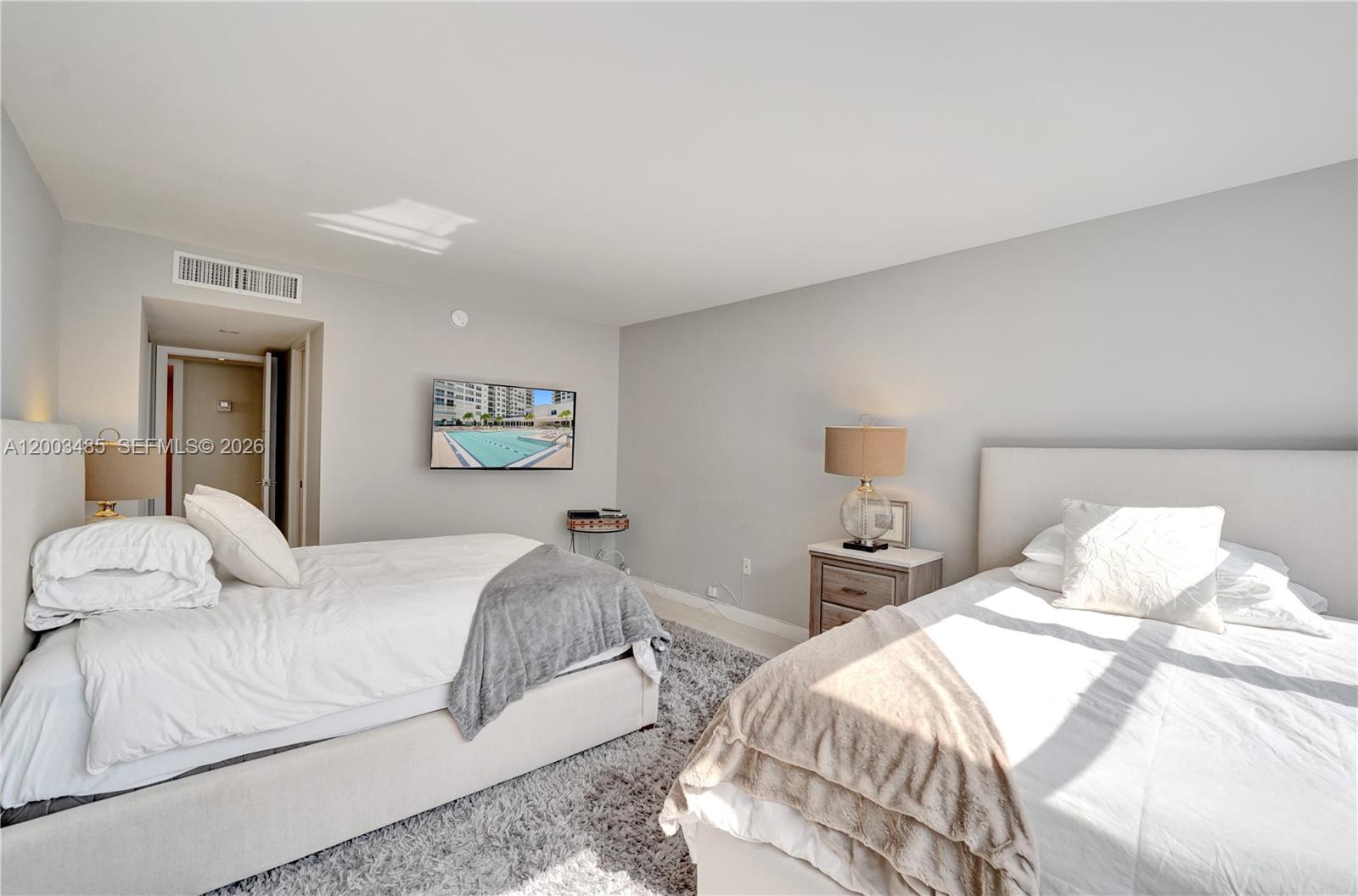 AQUARIUS CONDO - Residential