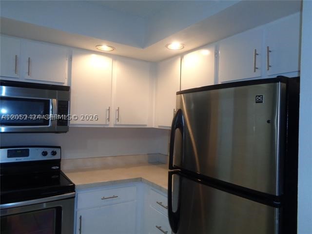 CORAL KEY CONDO - Residential Lease