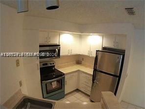 CORAL KEY CONDO - Residential Lease
