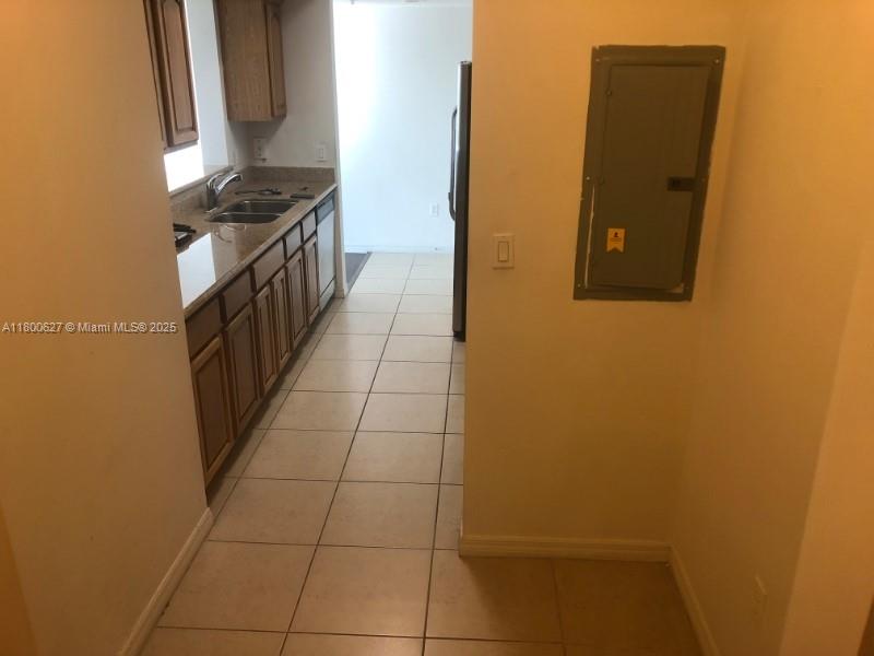 KEYSTONE PARK CONDO - Residential Lease