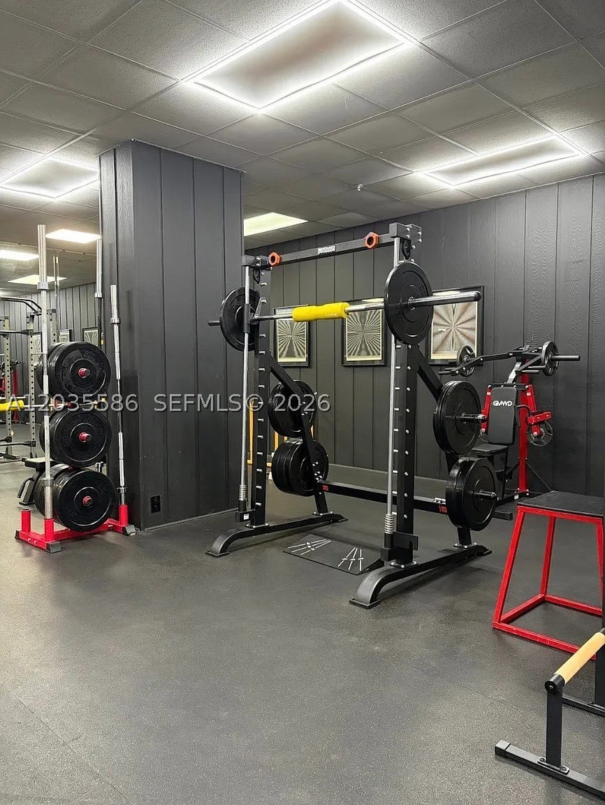 COMMODORE PLAZA CONDO - Residential Lease