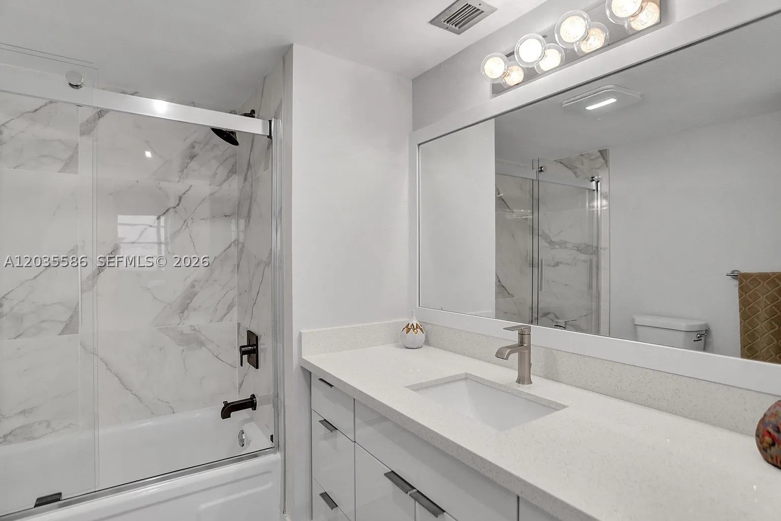 COMMODORE PLAZA CONDO - Residential Lease