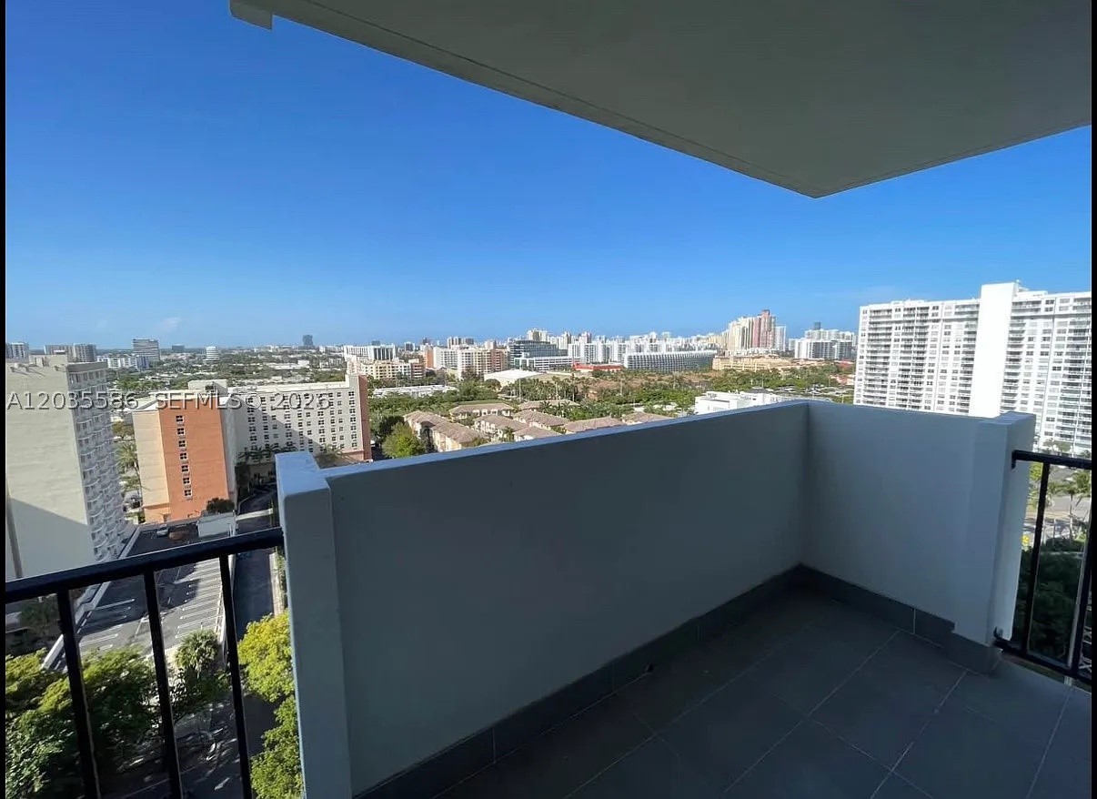 COMMODORE PLAZA CONDO - Residential Lease