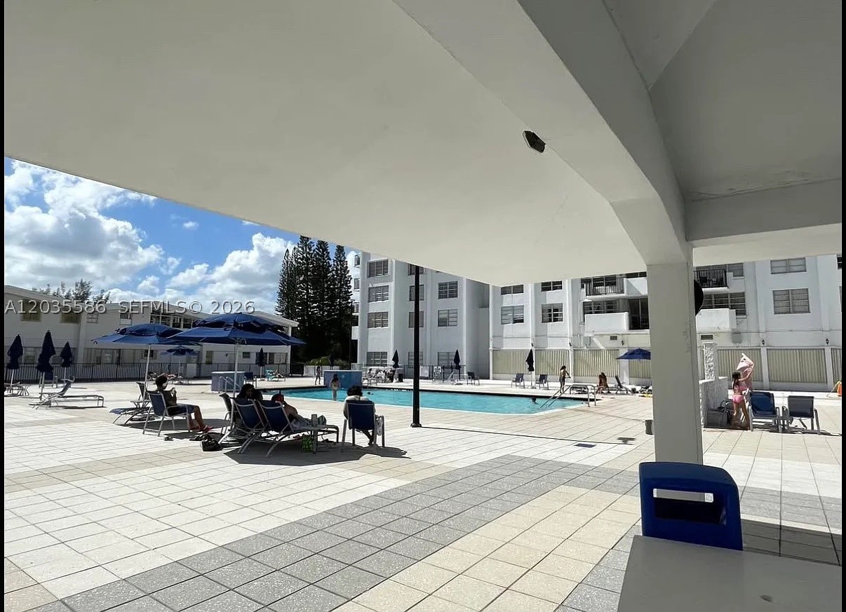 COMMODORE PLAZA CONDO - Residential Lease