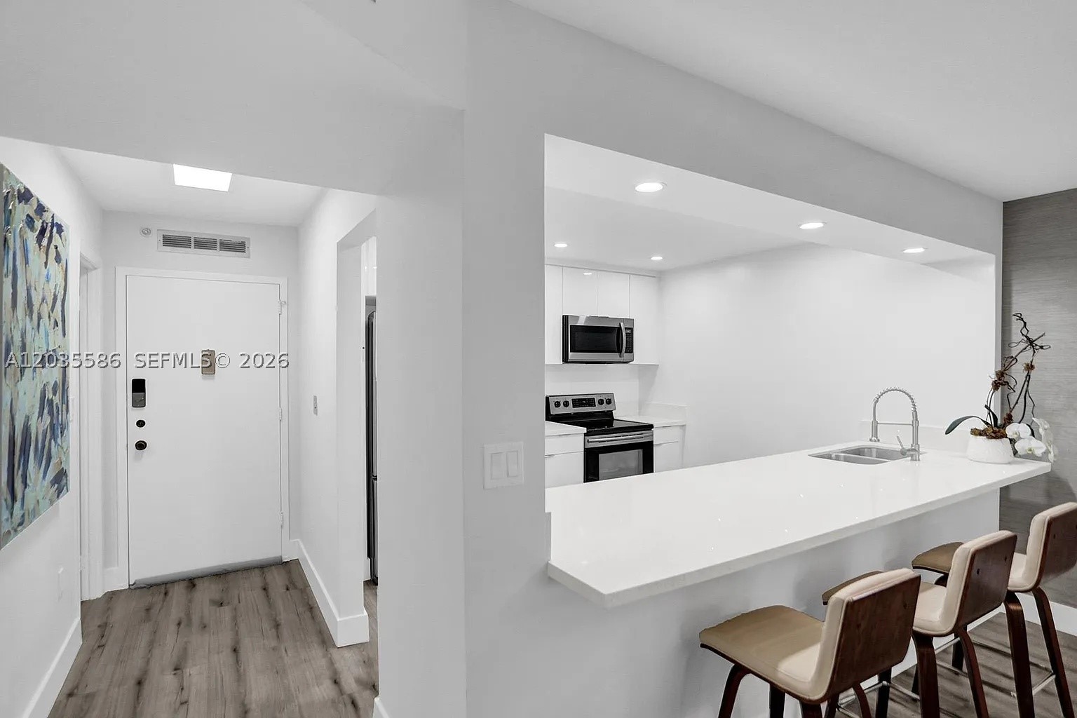 COMMODORE PLAZA CONDO - Residential Lease
