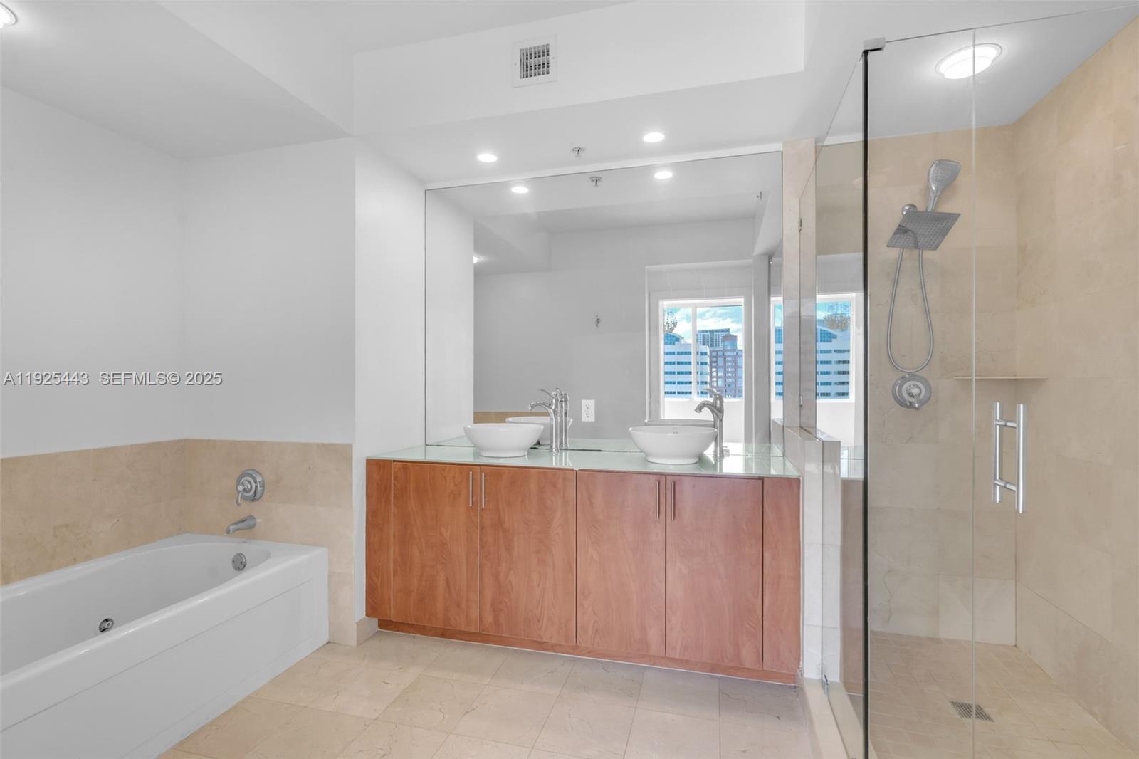 STRADA 315 CONDO - Residential