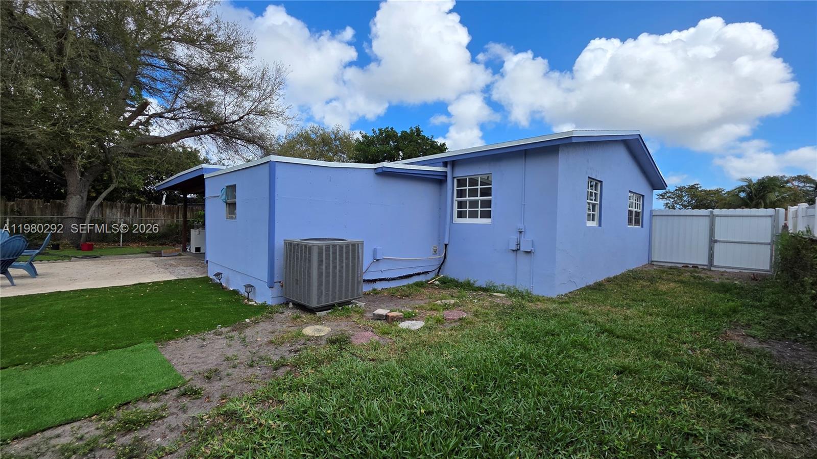 SUNSHINE PARK ESTATES - Residential Lease