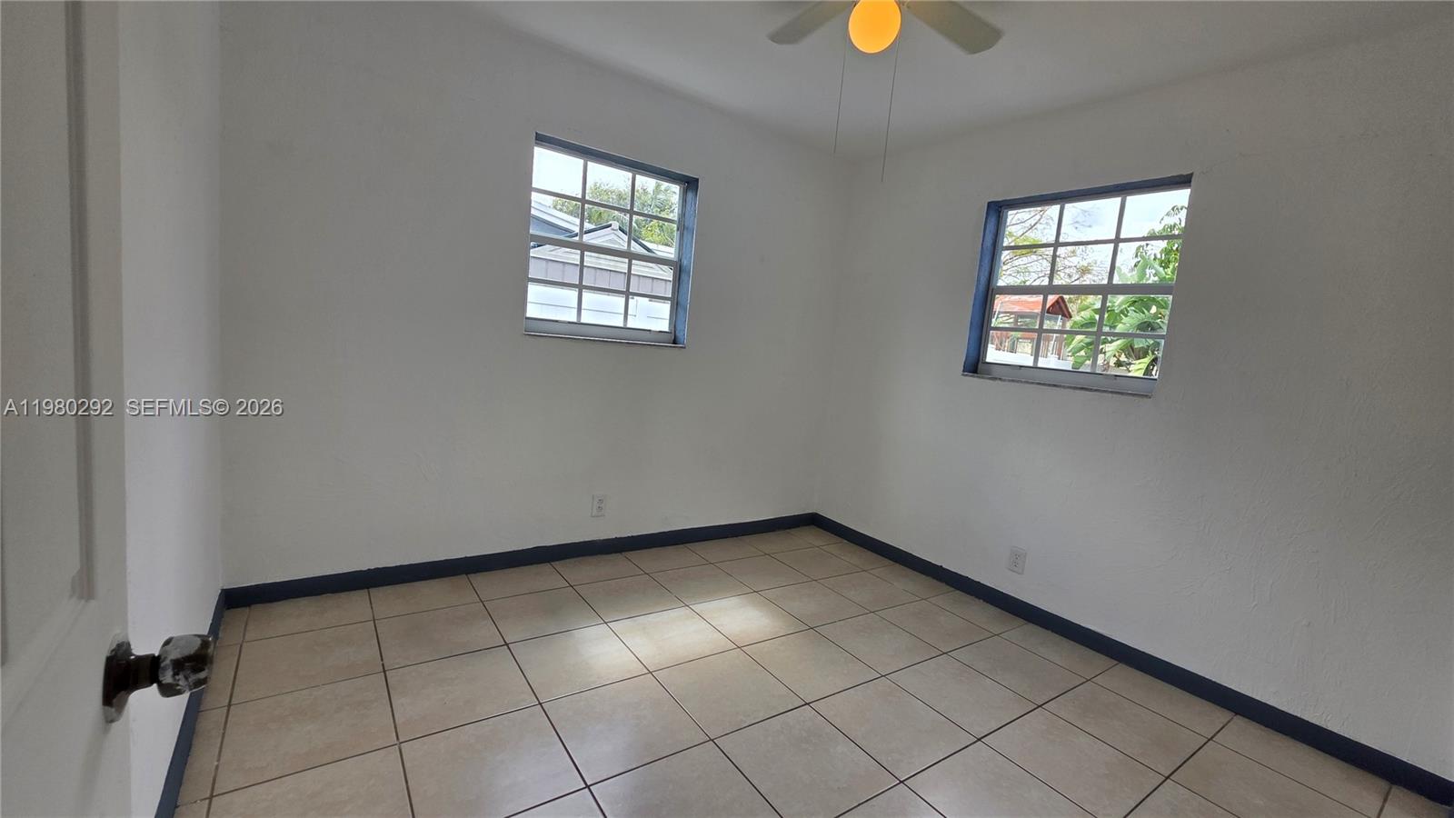 SUNSHINE PARK ESTATES - Residential Lease