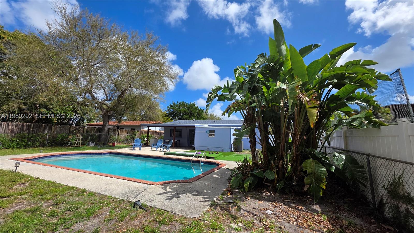 SUNSHINE PARK ESTATES - Residential Lease