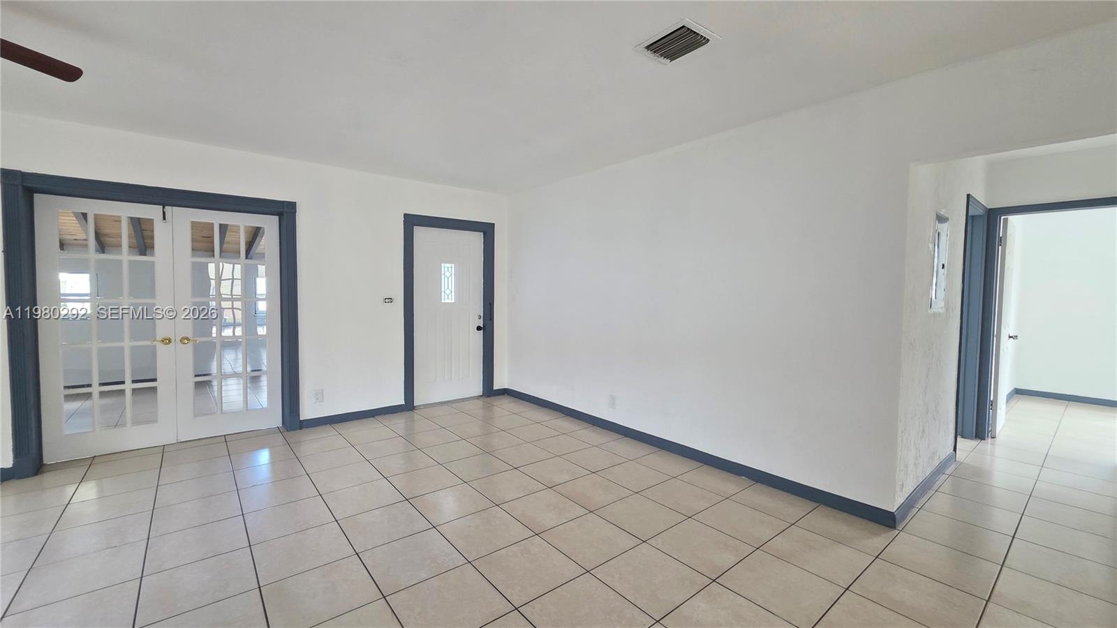 SUNSHINE PARK ESTATES - Residential Lease