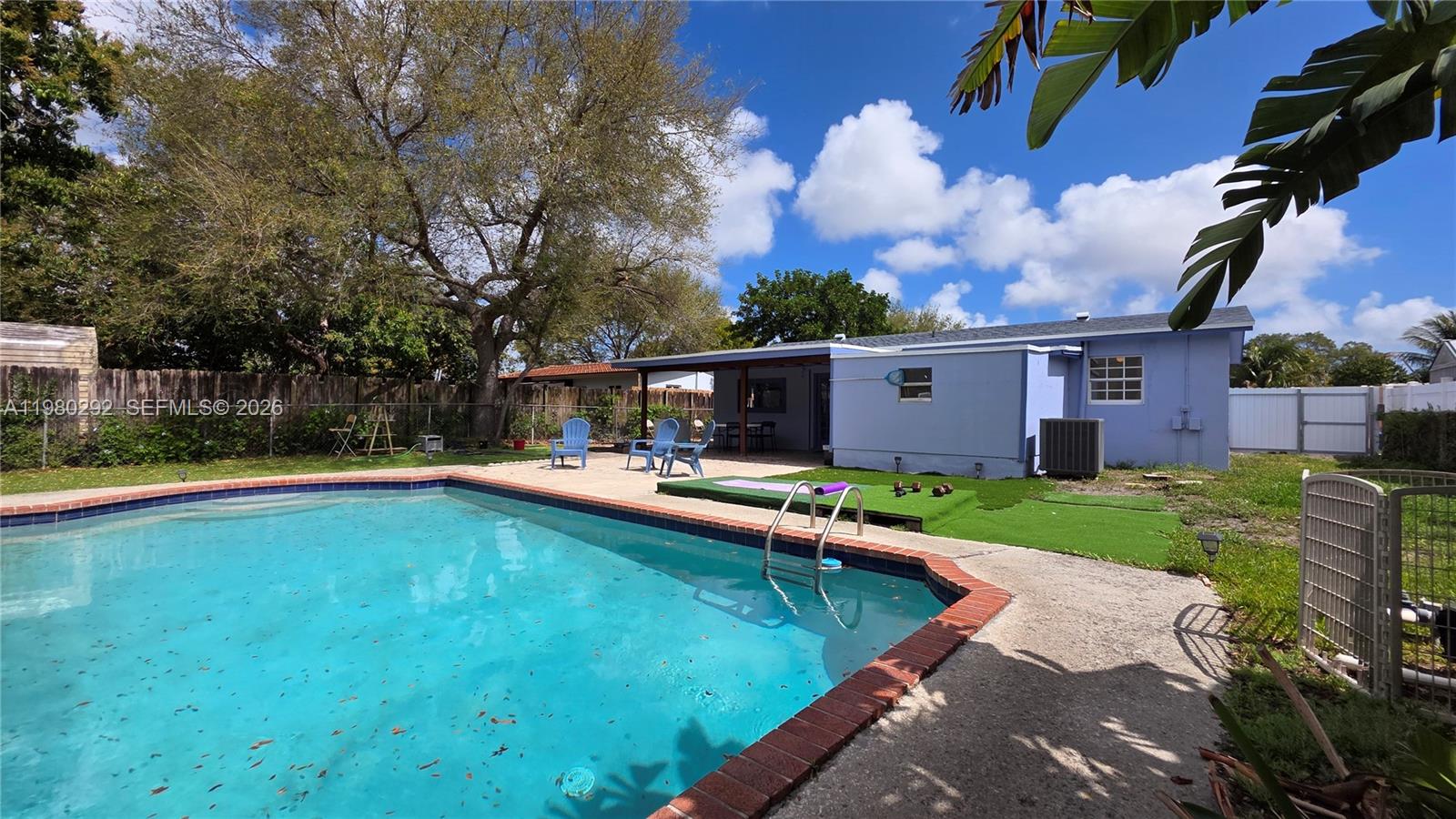 SUNSHINE PARK ESTATES - Residential Lease