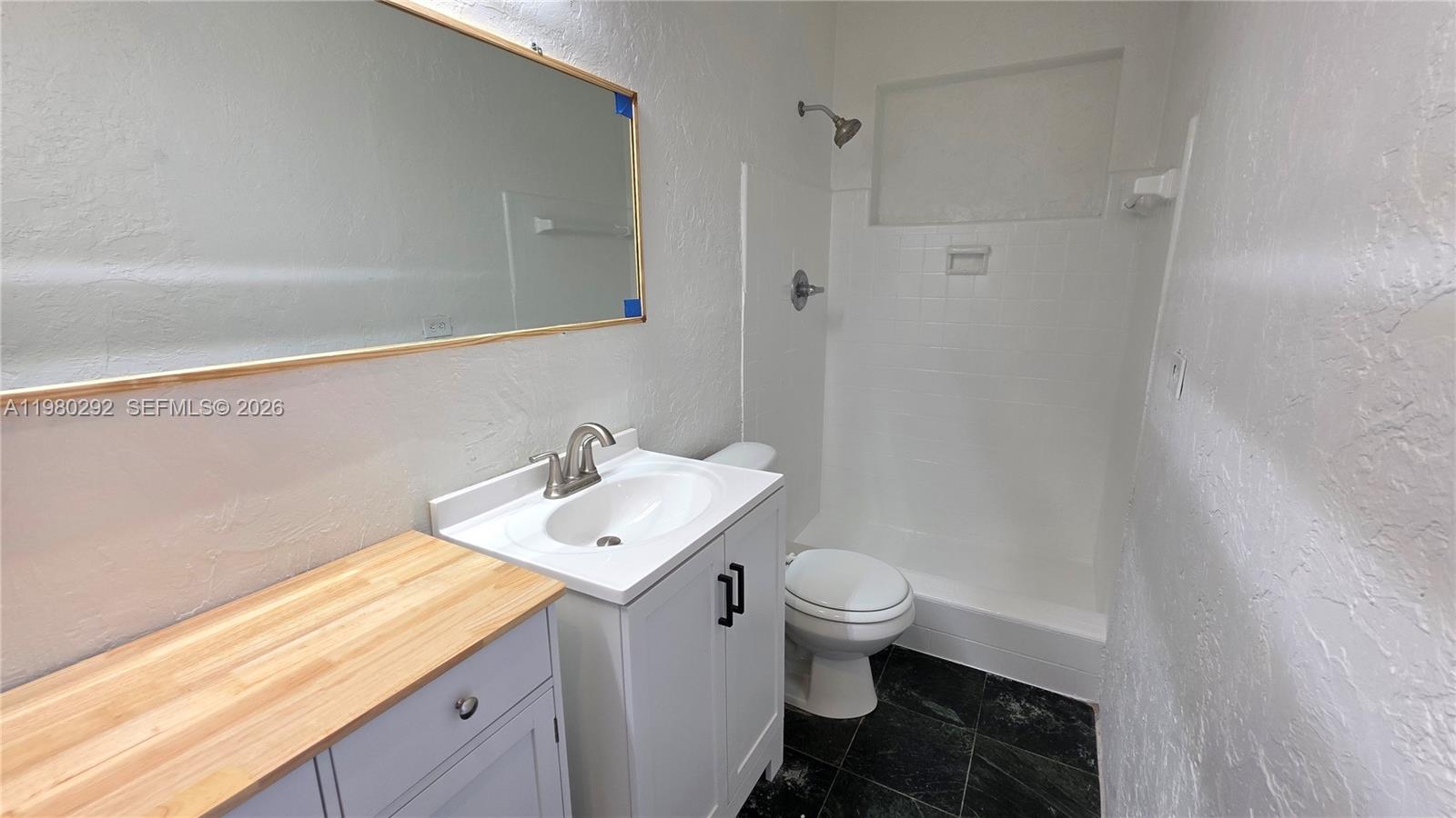 SUNSHINE PARK ESTATES - Residential Lease