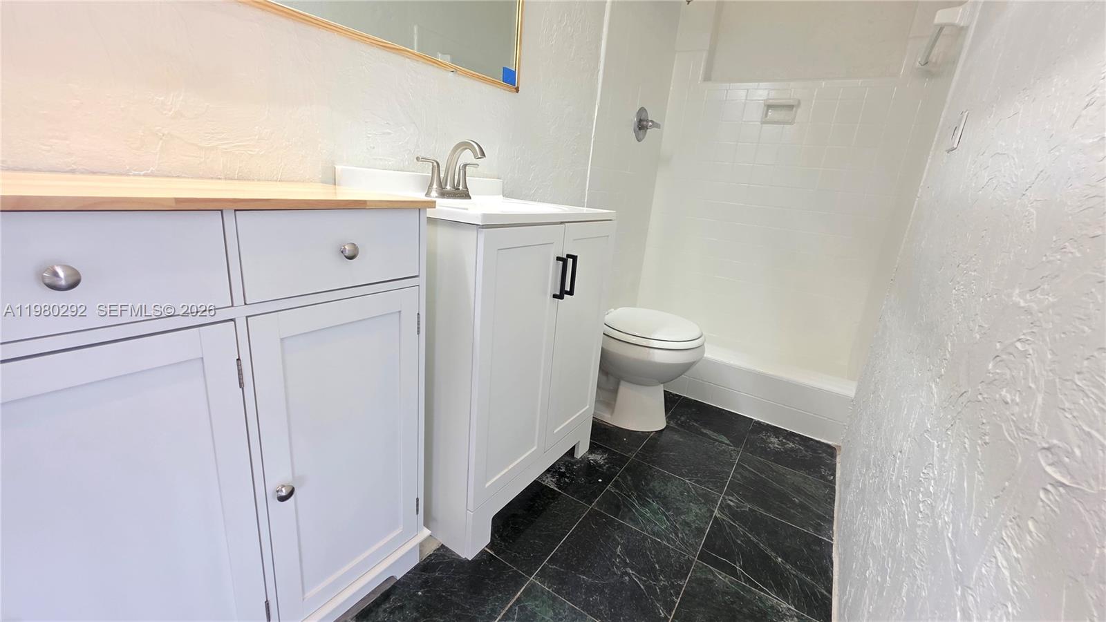 SUNSHINE PARK ESTATES - Residential Lease