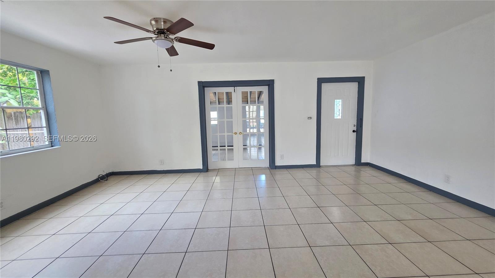 SUNSHINE PARK ESTATES - Residential Lease