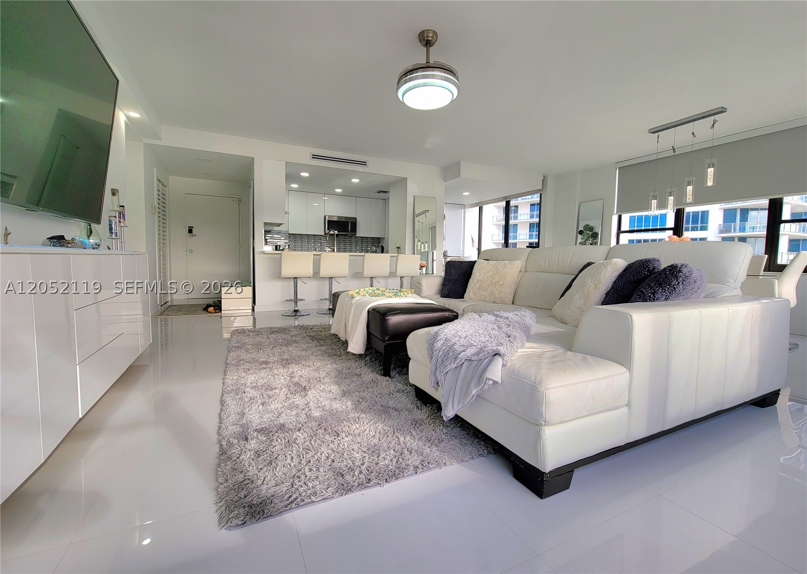 ALEXANDER TOWERS CONDO - Residential