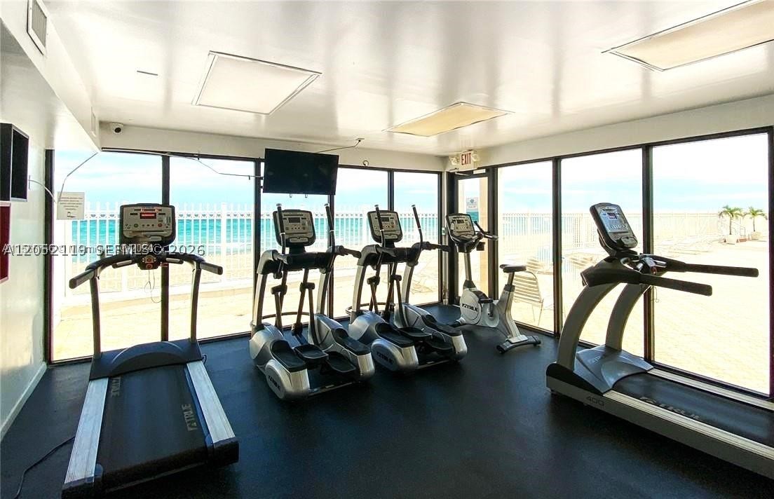 ALEXANDER TOWERS CONDO - Residential