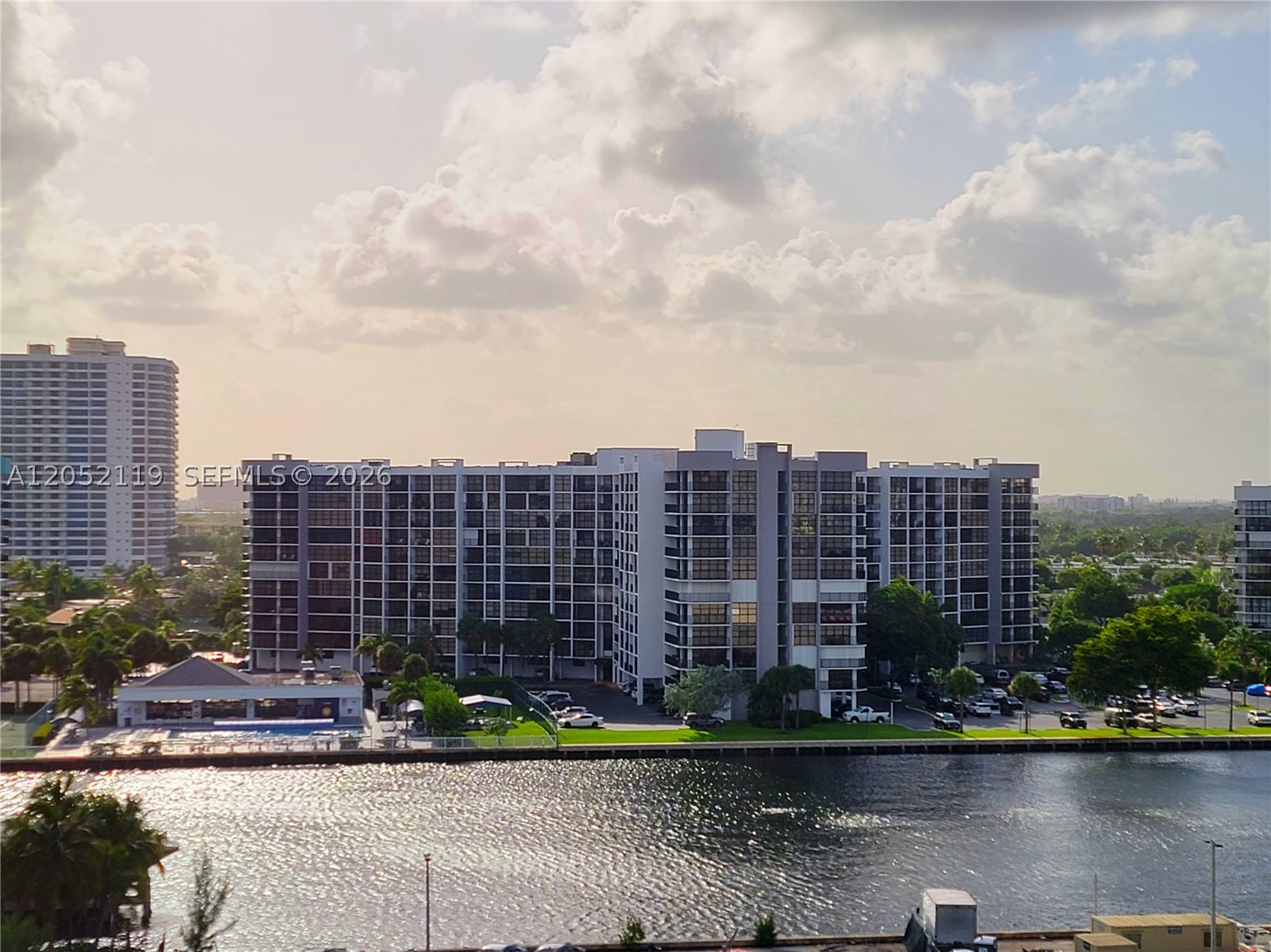 ALEXANDER TOWERS CONDO - Residential