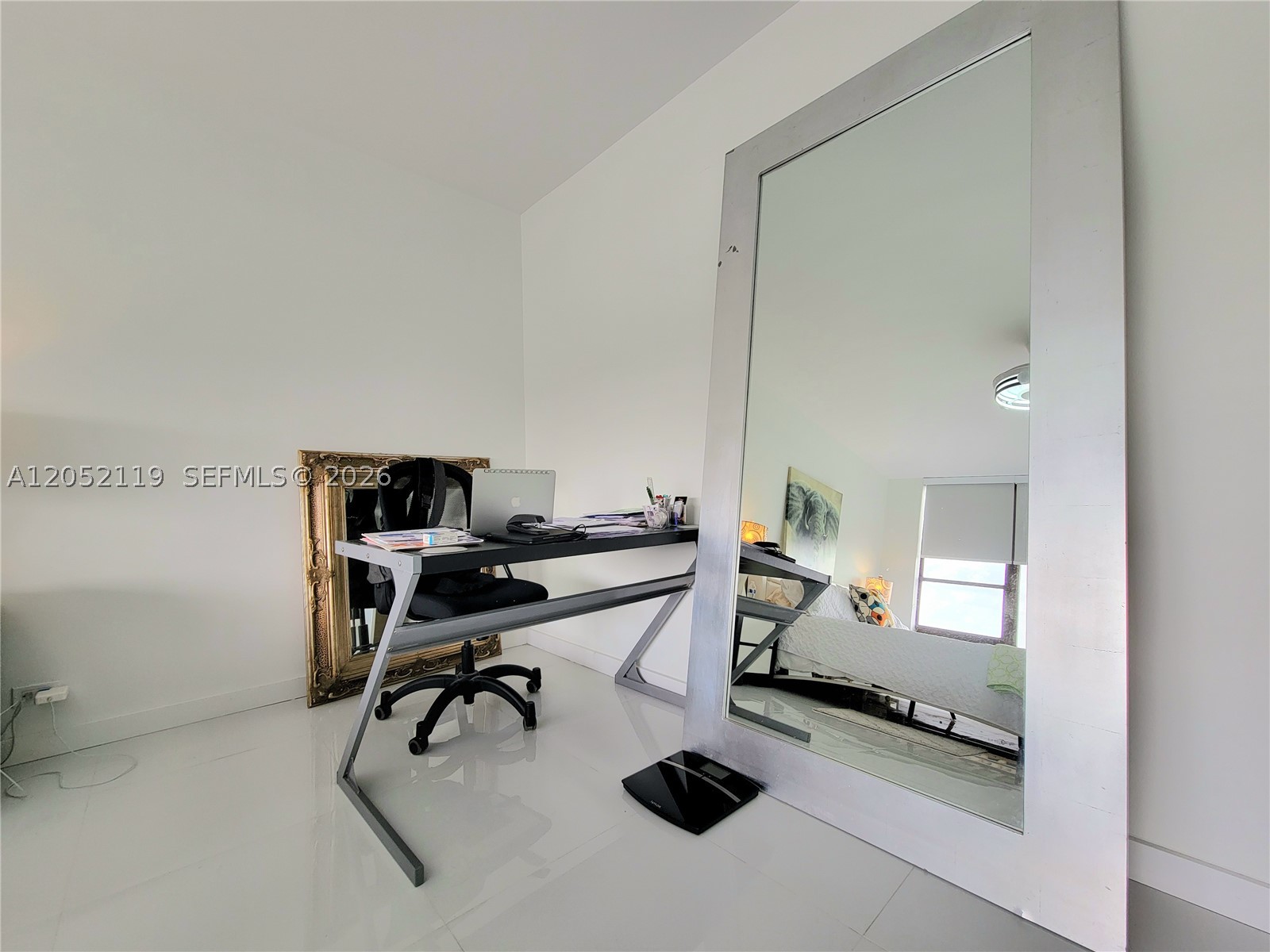 ALEXANDER TOWERS CONDO - Residential