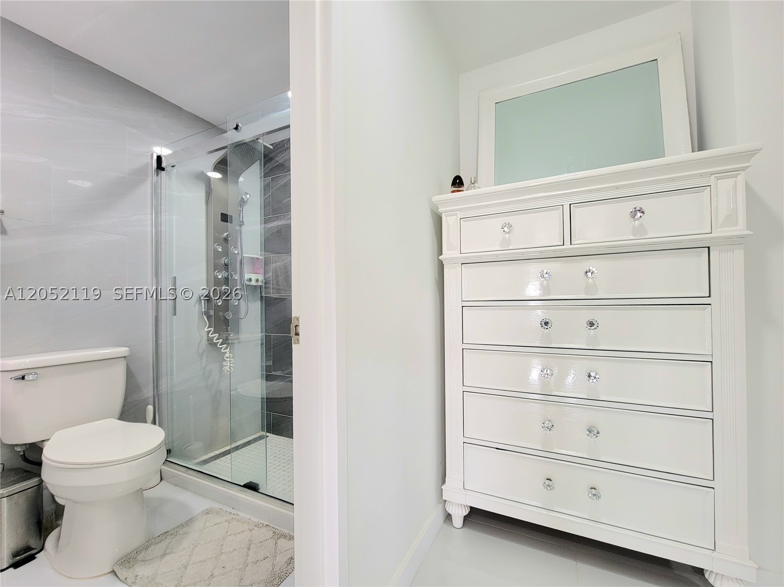ALEXANDER TOWERS CONDO - Residential