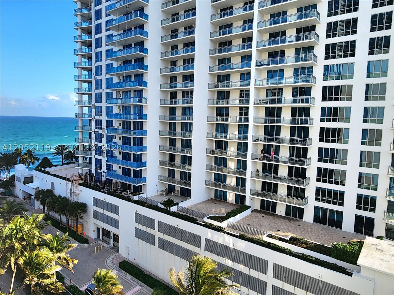 ALEXANDER TOWERS CONDO - Residential