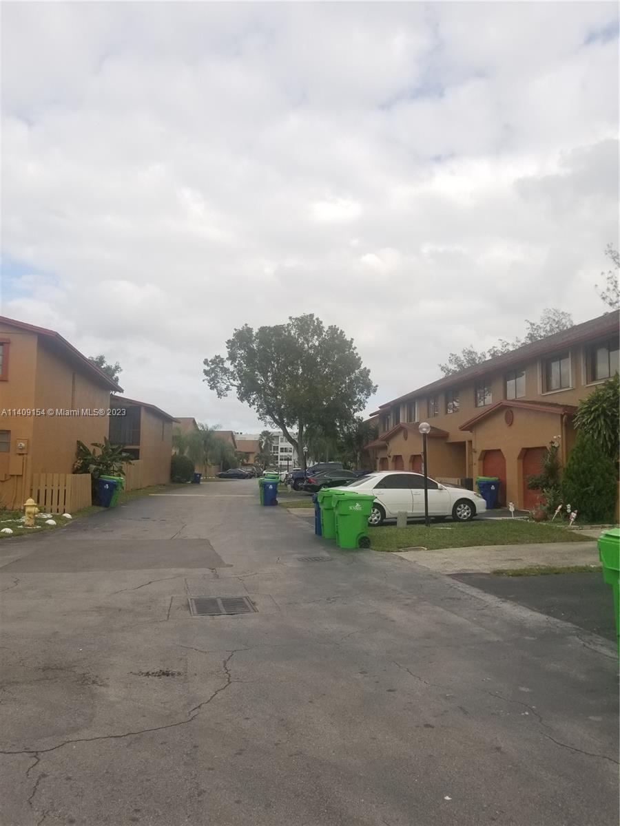 THE FAIRWAYS OF SUNRISE - Residential Lease
