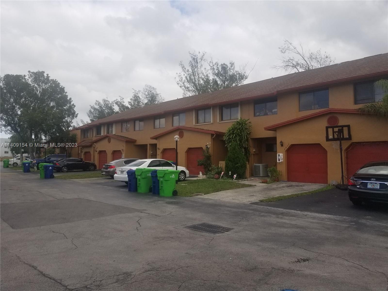 THE FAIRWAYS OF SUNRISE - Residential Lease