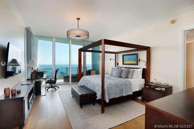GROVENOR HOUSE CONDO - Residential