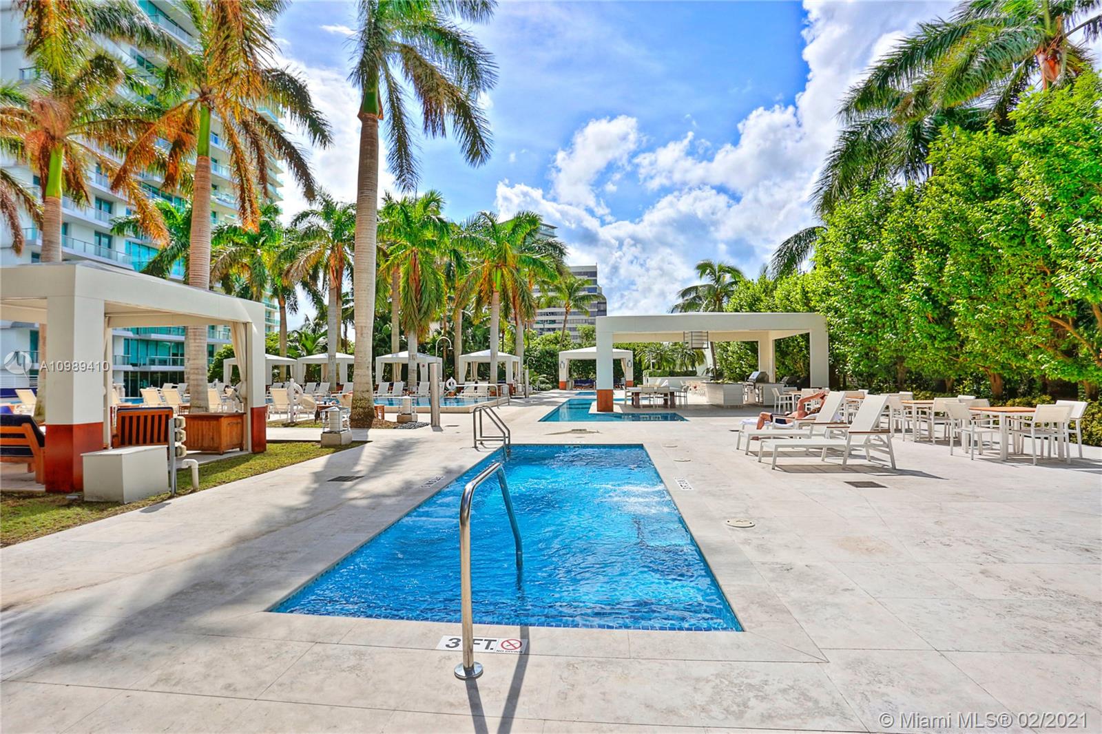 GROVENOR HOUSE CONDO - Residential