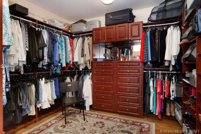 GROVENOR HOUSE CONDO - Residential