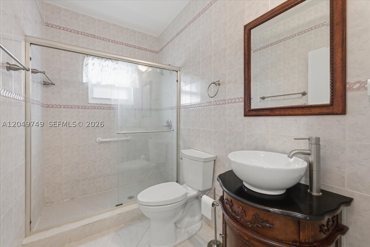 DORAL DUNES - Residential Lease