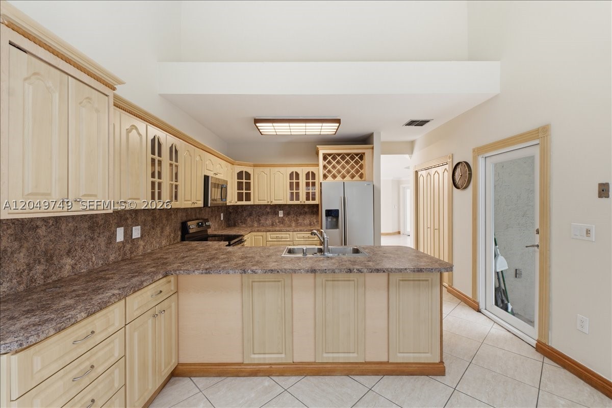 DORAL DUNES - Residential Lease