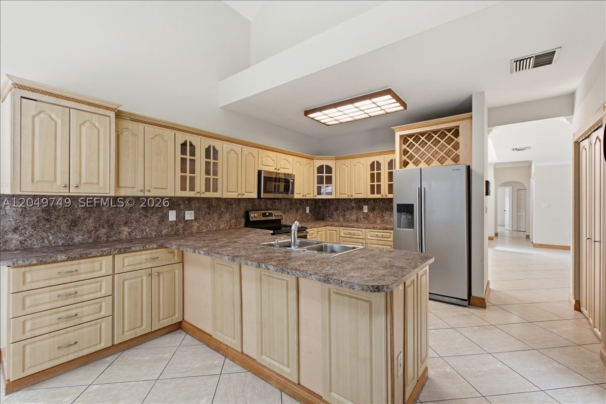 DORAL DUNES - Residential Lease