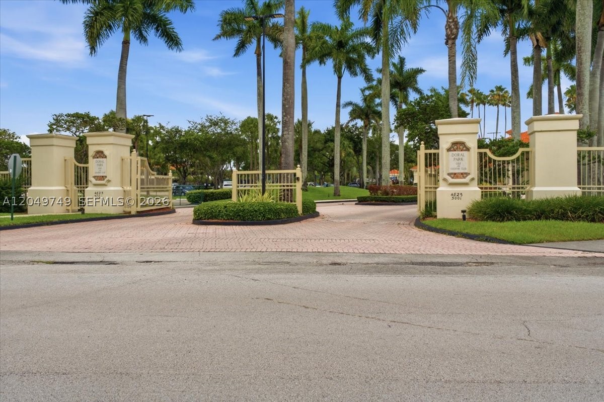 DORAL DUNES - Residential Lease