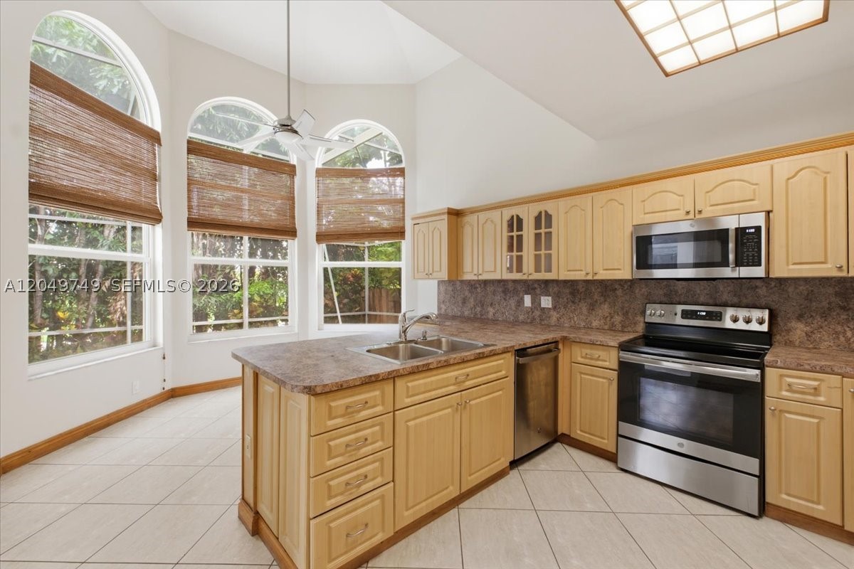 DORAL DUNES - Residential Lease