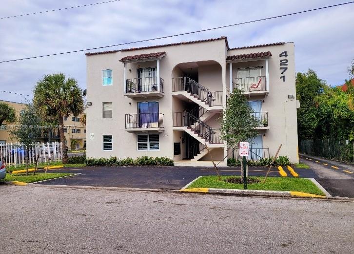 24-unit multifamily property located at 4271 NW South Tamiami Canal Drive, in the heart of Miami—one of the most vibrant and fast-growing areas within the Hispanic community.
This prime location offers proximity to major destinations such as Miami International Airport, the Health District, Brickell, and the upcoming Miami Freedom Park Stadium (Inter Miami). With excellent access to public transportation, expressways, and major highways, the area continues to experience strong rental demand and capital appreciation.
Property Highlights:
24 fully renovated units
9 units with 2 bedrooms / 1 bath (approx. 750 sq. ft.)
15 units with 1 bedroom / 1 bath (approx. 580 sq. ft.)
Separate electric meters for each unit
One parking space per unit plus guest parking