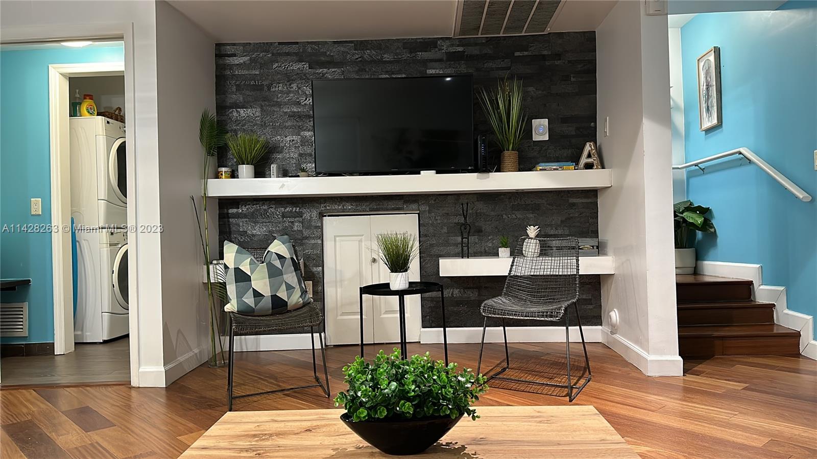 927 EUCLID CONDO - Residential Lease