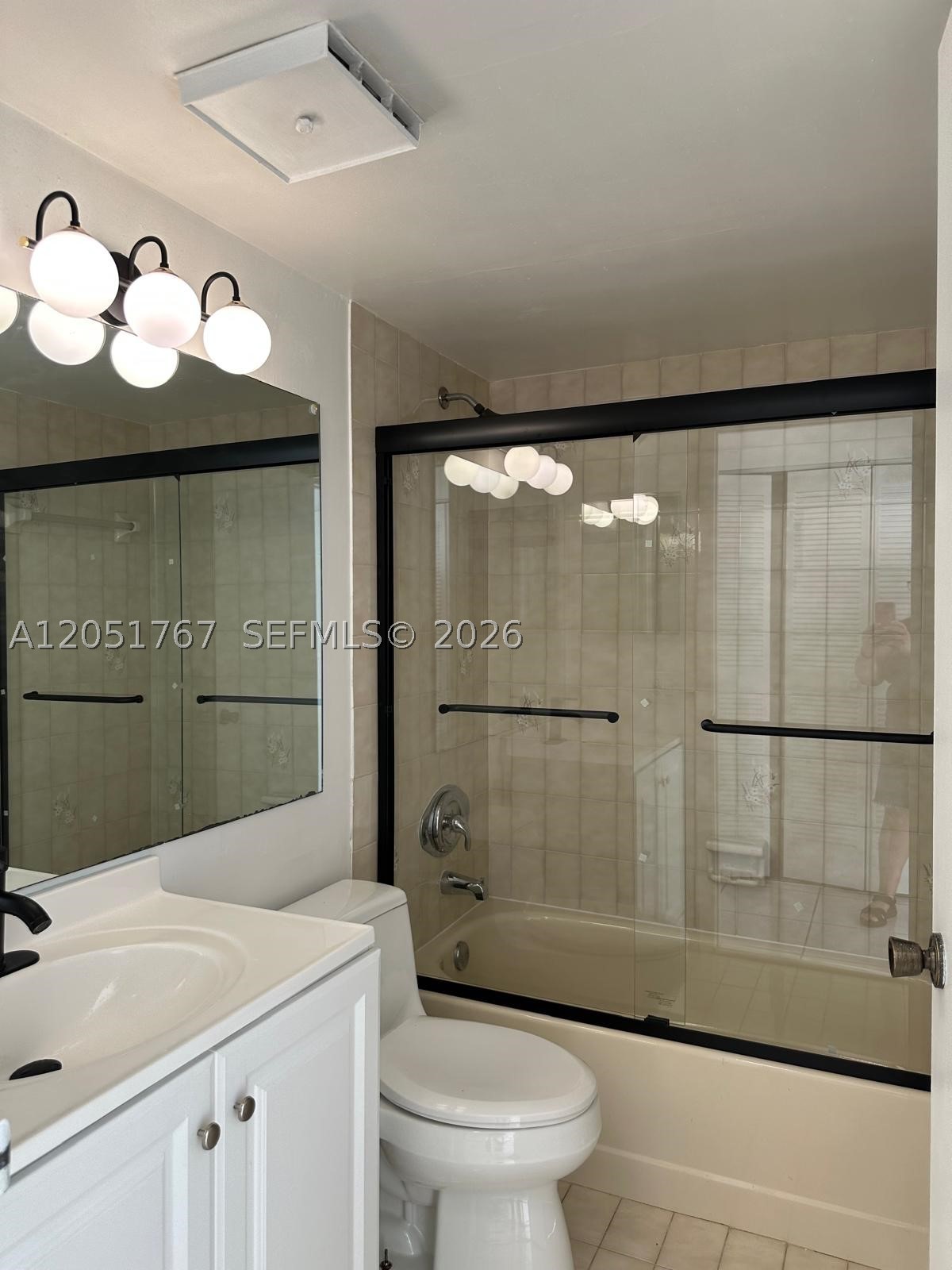 INTERNATIONAL PARK I COND - Residential Lease