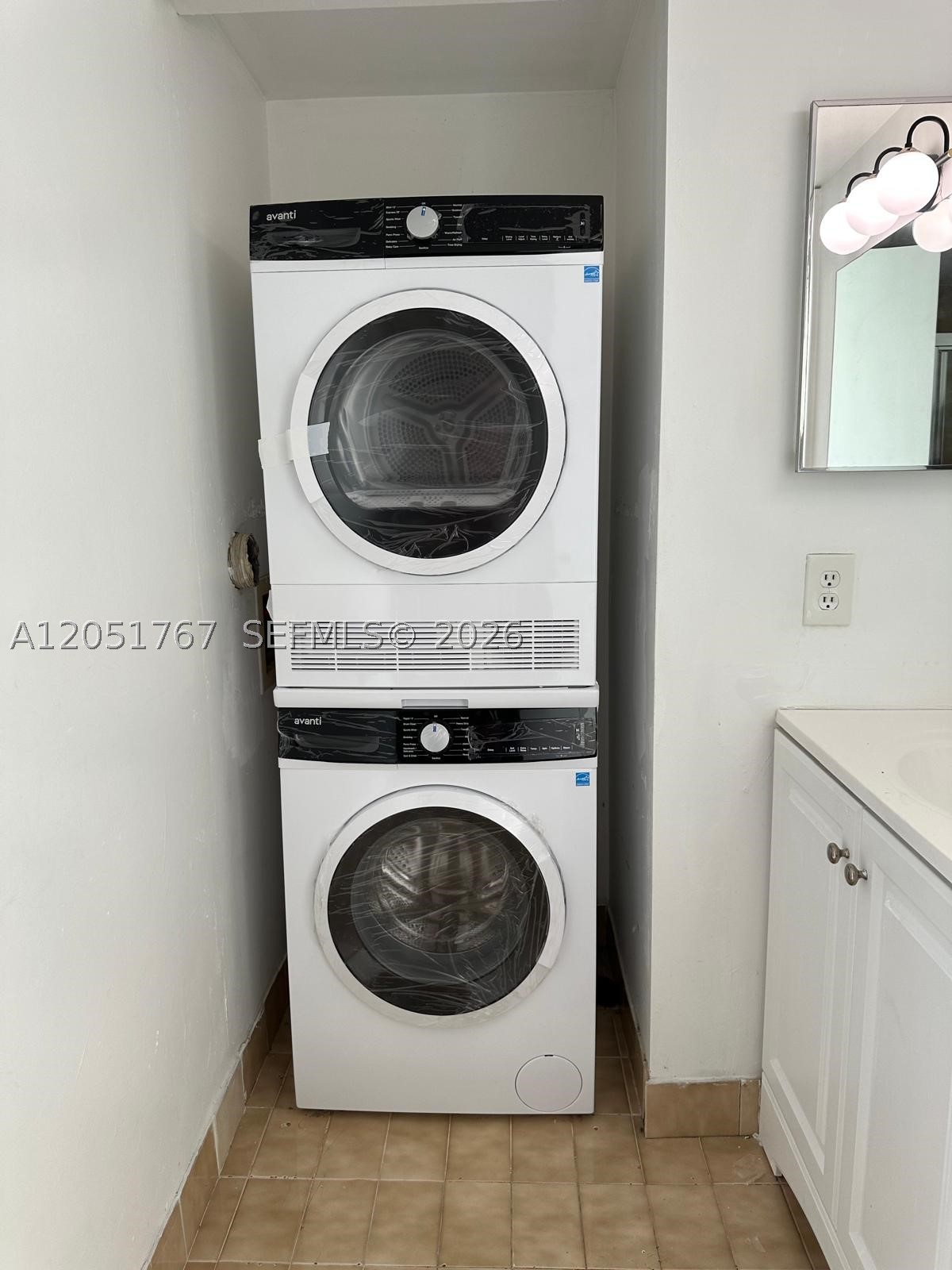 INTERNATIONAL PARK I COND - Residential Lease