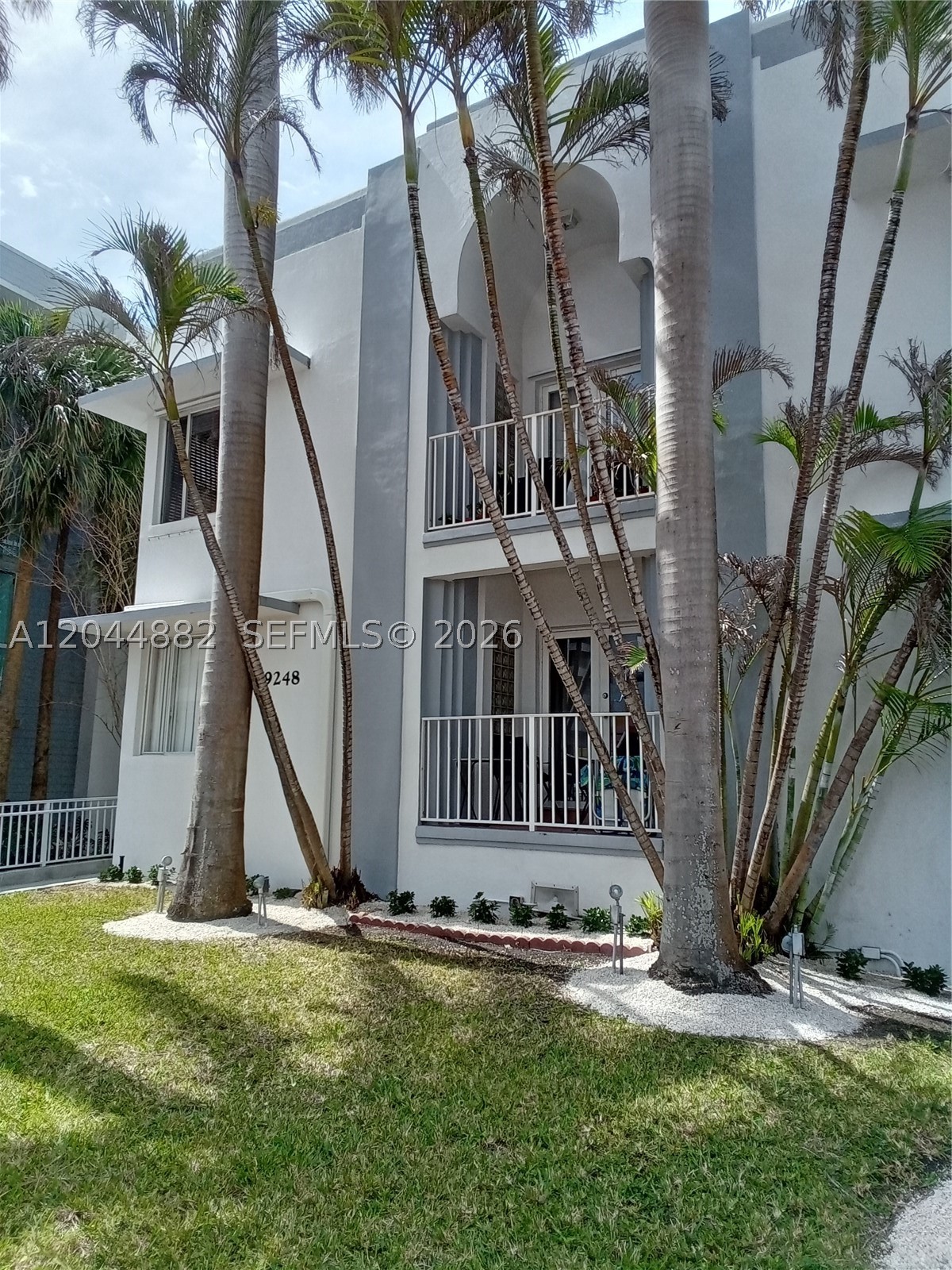 SUNSET CONDO - Residential Lease