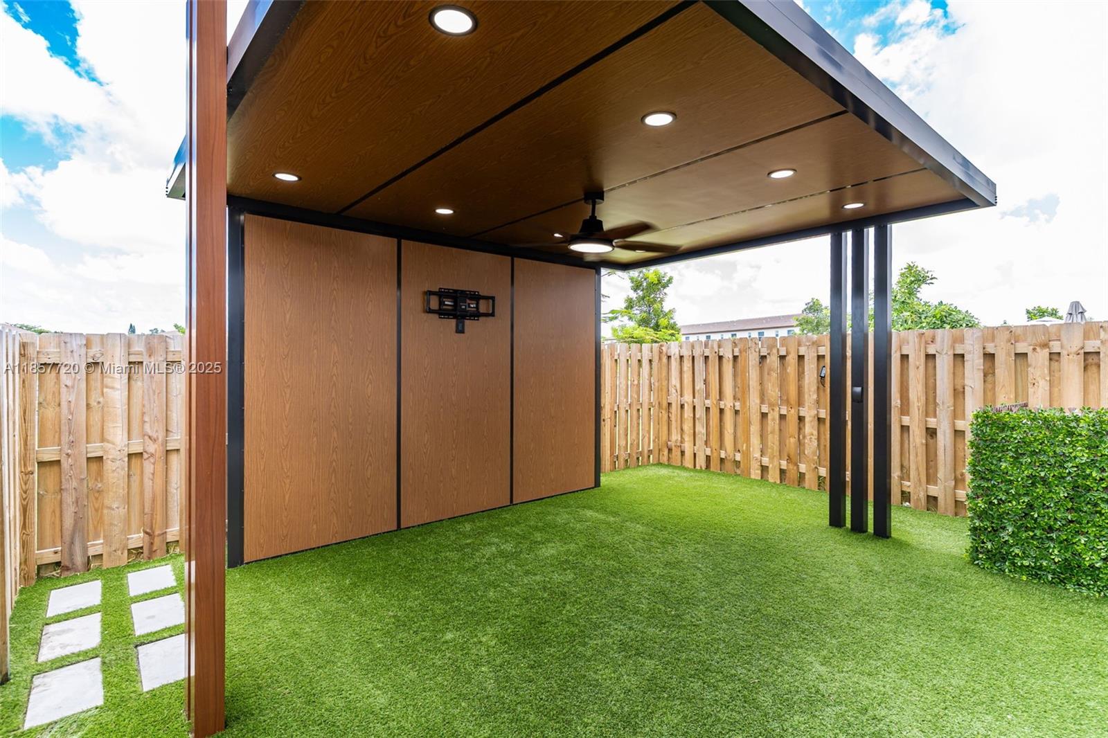 GOLF PARK SEC 1 - Residential