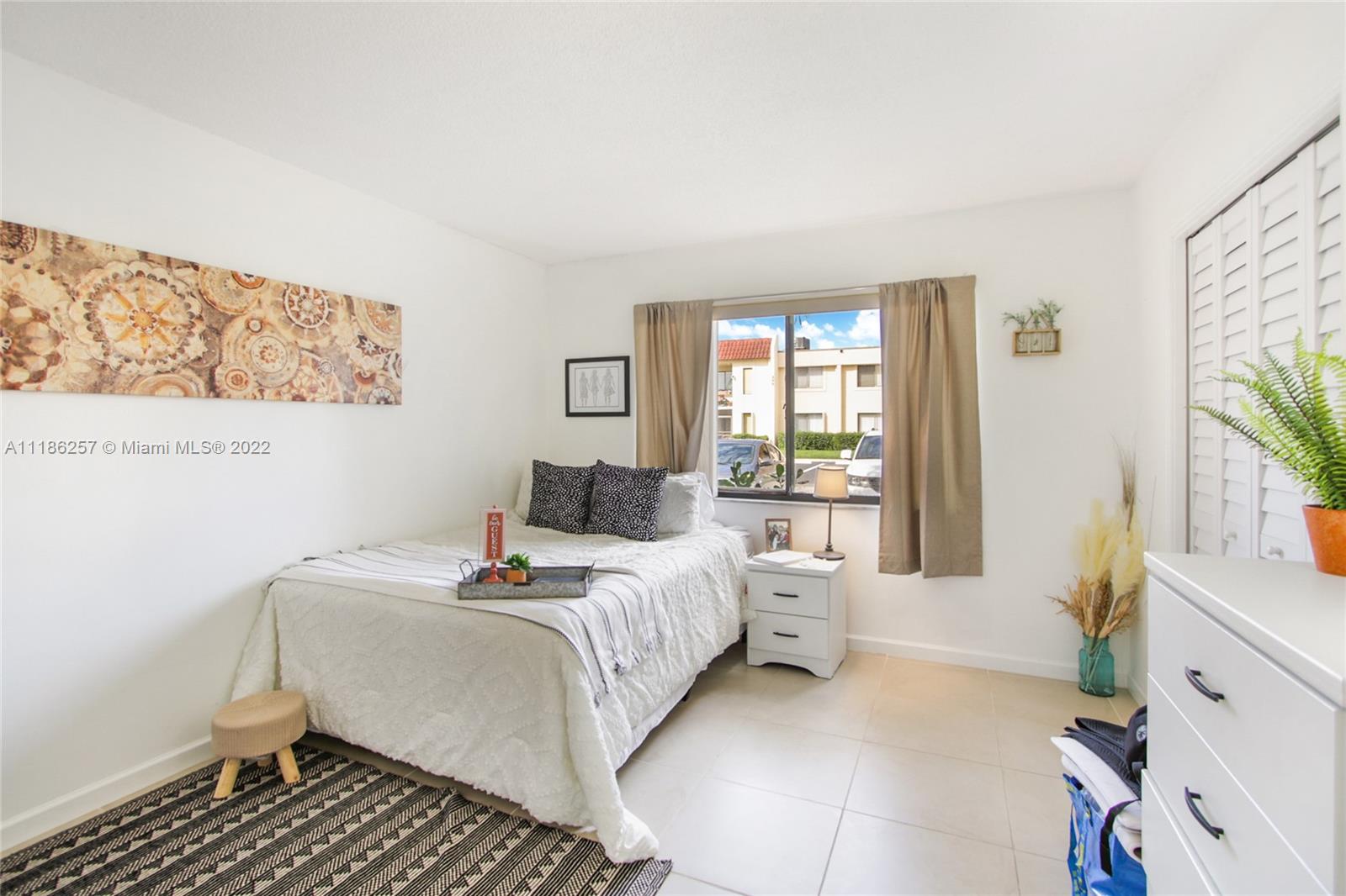 GARDENS AT BONAVENTURE 14 - Residential