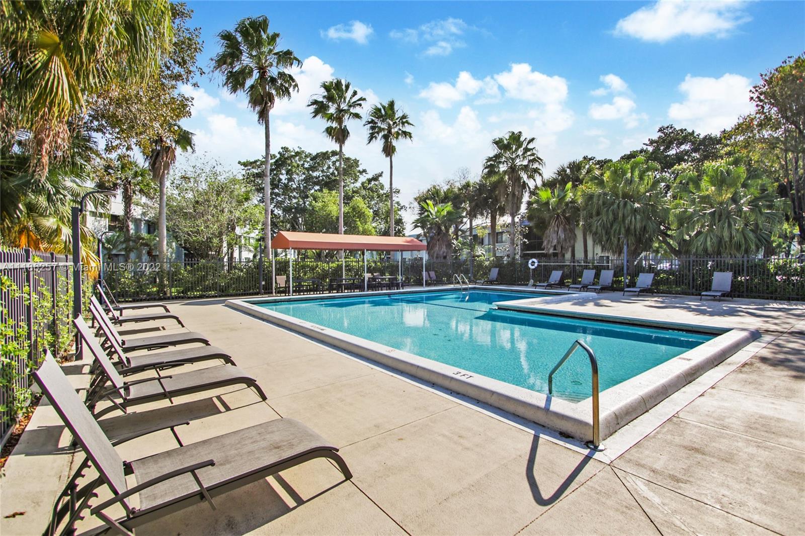 GARDENS AT BONAVENTURE 14 - Residential