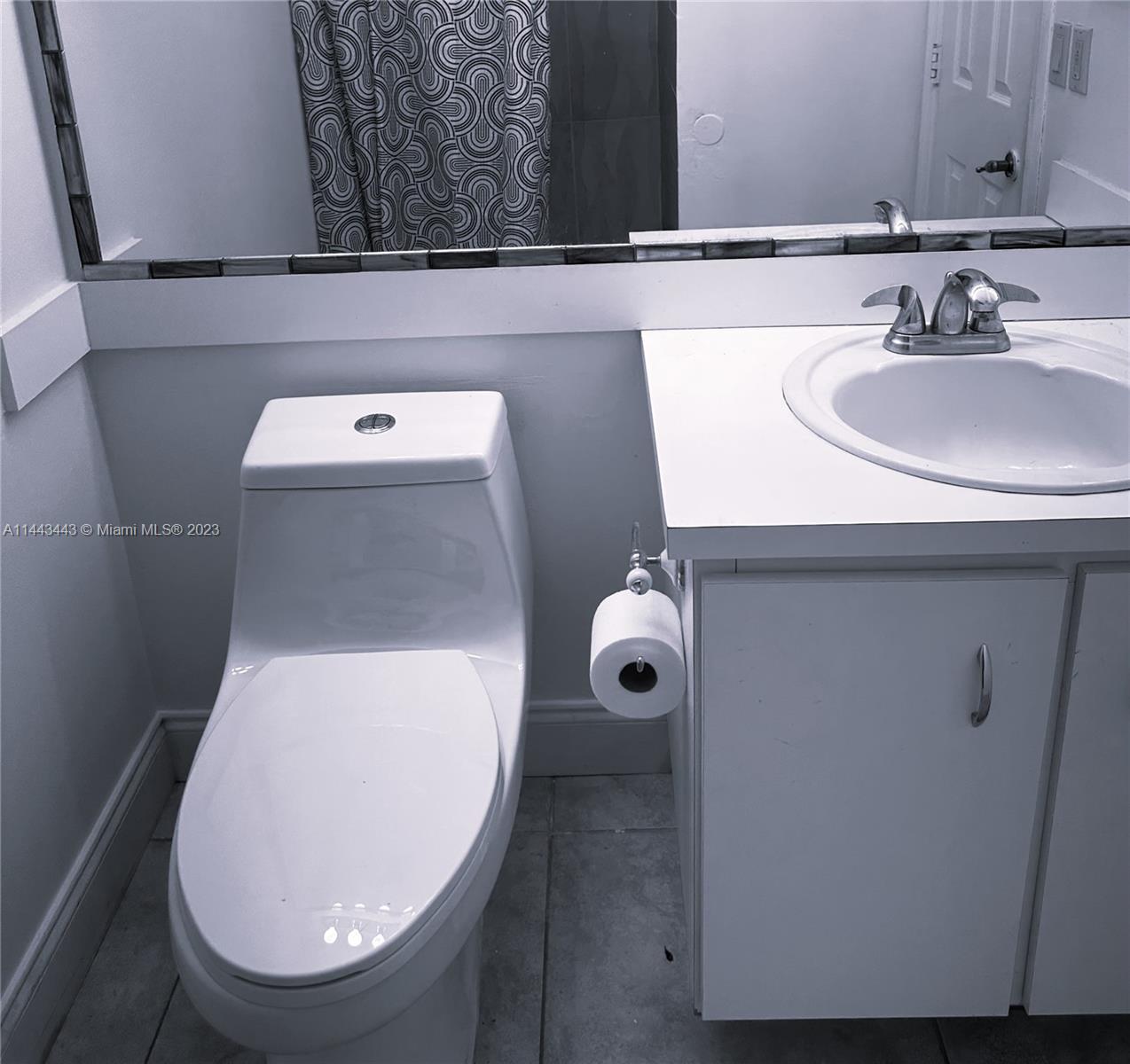 LA JOLLA WEST - Residential Lease