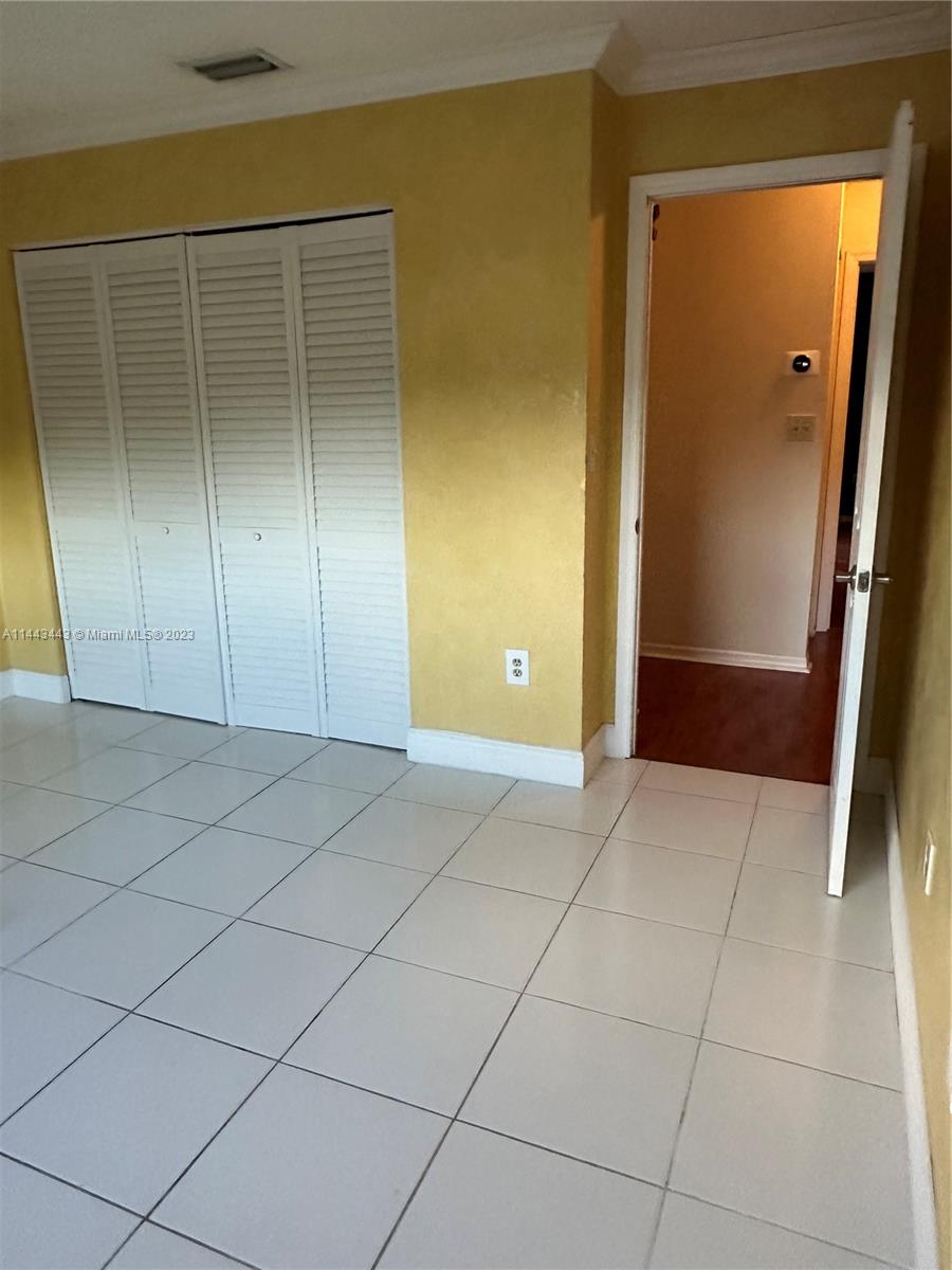 LA JOLLA WEST - Residential Lease
