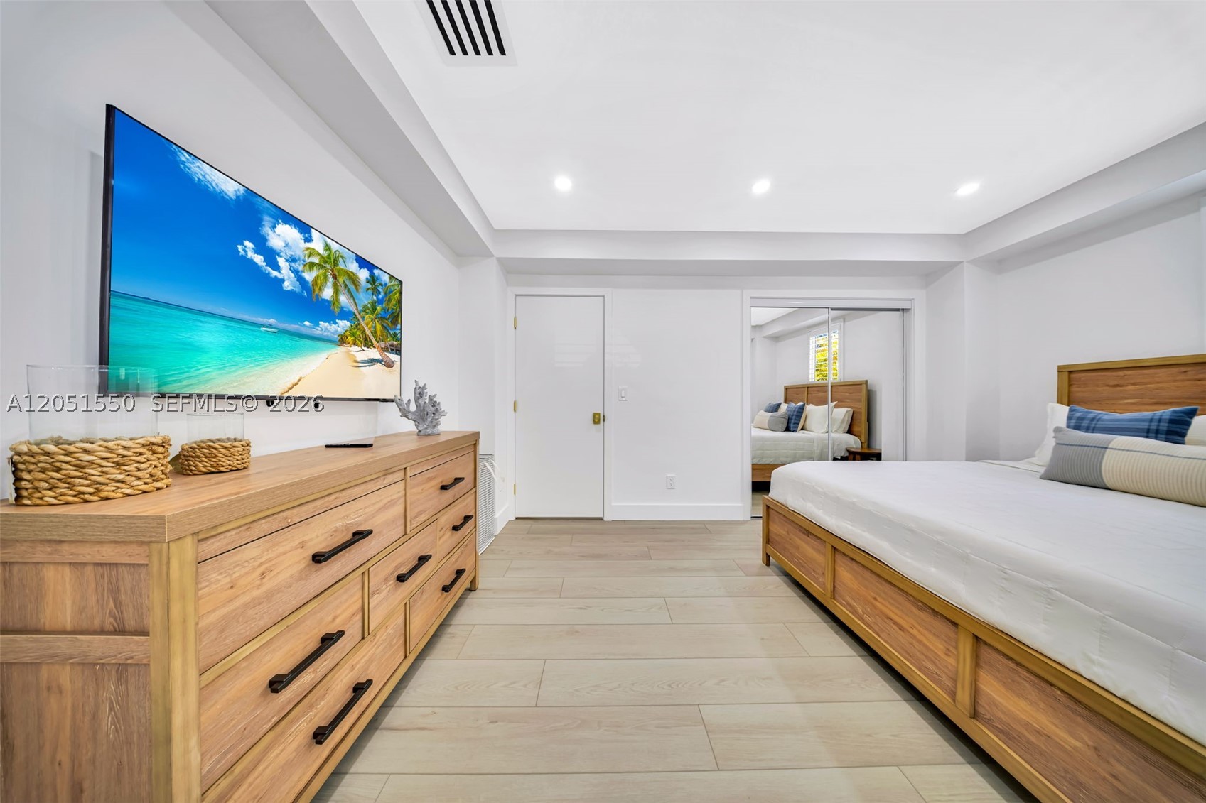WHITE MARLIN BEACH SEC 1 - Residential Lease