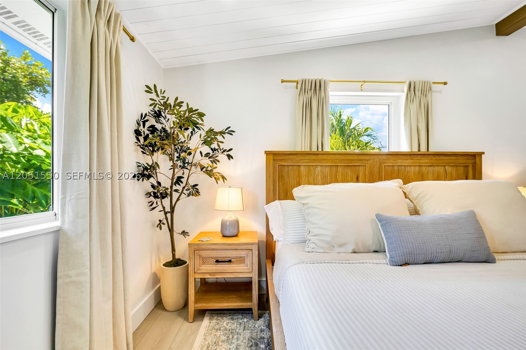 WHITE MARLIN BEACH SEC 1 - Residential Lease